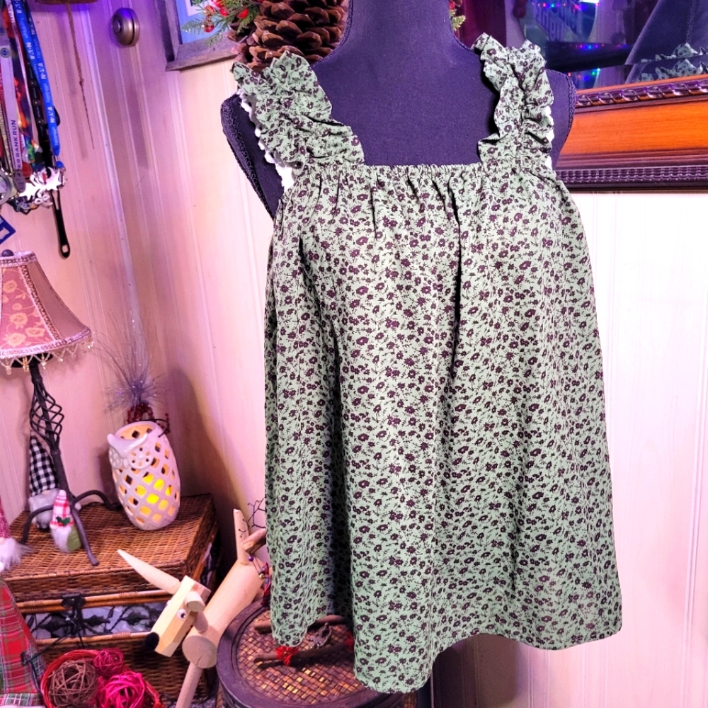 Party Garden medium halter top flowy lightweight top